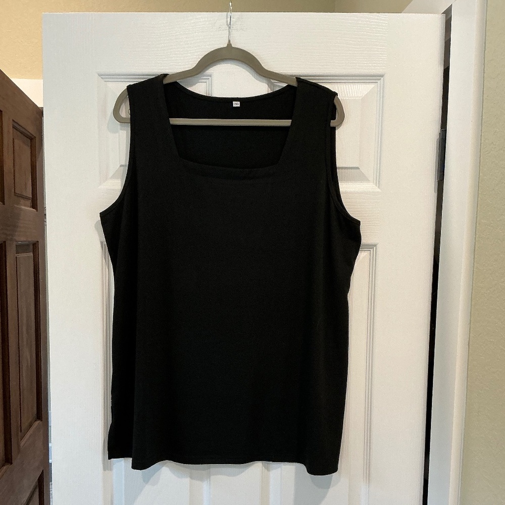 NWOT Woman’s Dressy Long Black Tank Top 2X